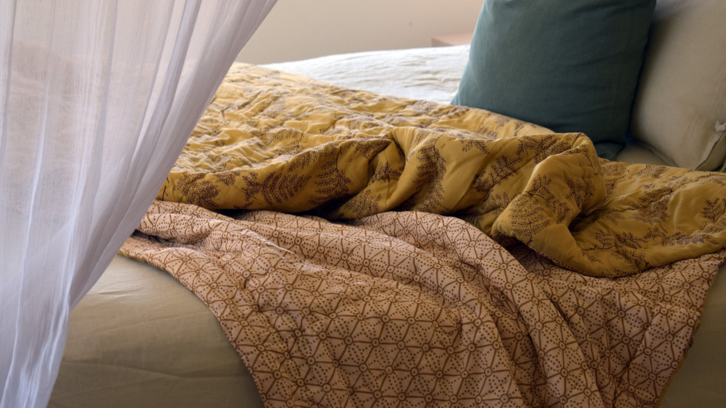 COUVERTURES ET JETÉS