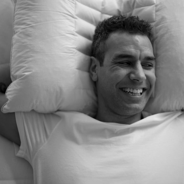 NARKISSOS II OREILLER PERSON LAYING